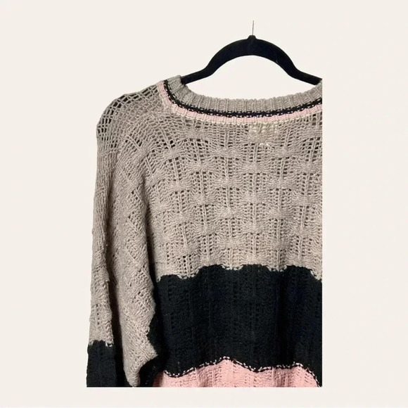1221. BIBI TEXTURED SWEATER SIZE X-LARGE PINK/BLACK/TAN/WHITE IN COLOR BALLOON - Picture 12 of 13